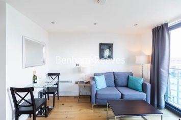 Studio flat to rent in Station Road, Hayes, UB3-image 1