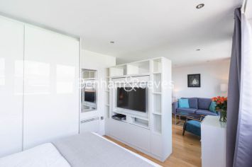 Studio flat to rent in Station Road, Hayes, UB3-image 12