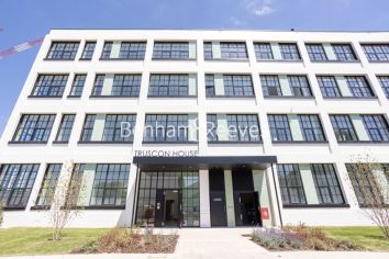 2  bedrooms flat to rent in Carnation Gardens, Hayes, UB3-image 4