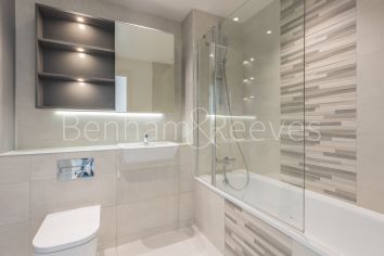 2 bedrooms flat to rent in Greenleaf Walk, Southall, UB1-image 5