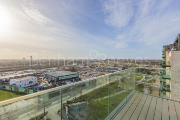 2 bedrooms flat to rent in Greenleaf Walk, Southall, UB1-image 6