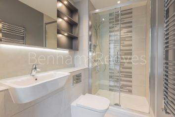 2  bedrooms flat to rent in Greenleaf Walk, Southall, UB1-image 11