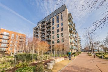 2  bedrooms flat to rent in Greenleaf Walk, Southall, UB1-image 13