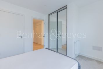 2 bedrooms flat to rent in Greenleaf Walk, Southall, UB1-image 14