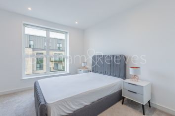 2  bedrooms flat to rent in Greenleaf Walk, Southall, UB1-image 16