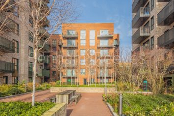2  bedrooms flat to rent in Greenleaf Walk, Southall, UB1-image 17