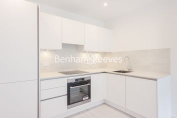 1  bedroom flat to rent in Farine Avenue, Hayes, UB3-image 2