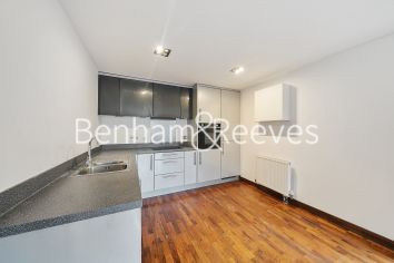 2  bedrooms flat to rent in Kings Mill Way, Denham, UB9-image 2