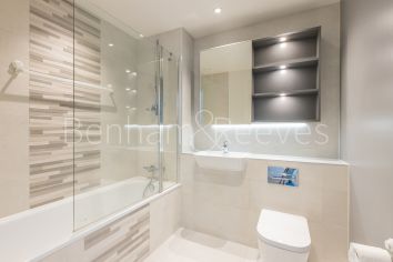 3 bedrooms flat to rent in Accolade Avenue, Southall, UB1-image 11
