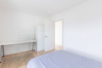 3 bedrooms flat to rent in Accolade Avenue, Southall, UB1-image 14