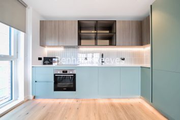 image 2  bedrooms flat to rent in Cedrus Avenue, Southall, UB1-image 2