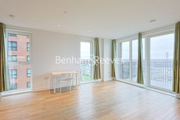 2  bedrooms flat to rent in Iris House, Cedrus Avenue, UB1-image 1