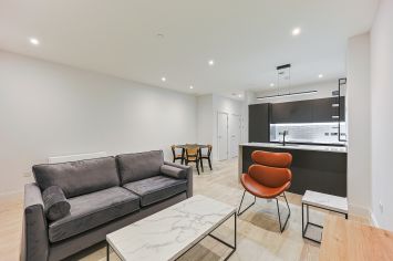 1  bedroom flat to rent in Memorial Avenue, Slough, SL1-image 1