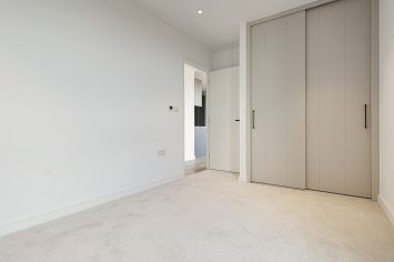 1  bedroom flat to rent in Viola House, Southall, UB1-image 3