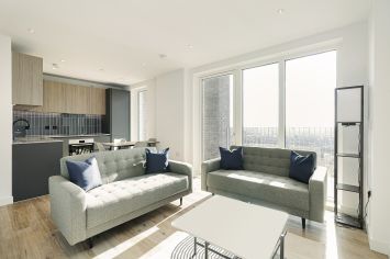 2  bedrooms flat to rent in Viola House, Greenleaf Walk, UB1-image 1