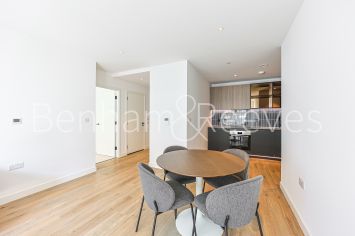1  bedroom flat to rent in Viola House, Greenleaf Walk, UB1-image 3