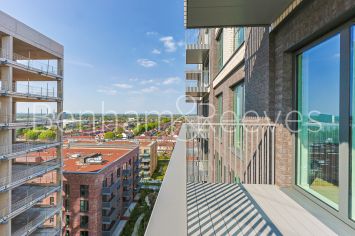 1  bedroom flat to rent in Viola House, Greenleaf Walk, UB1-image 6