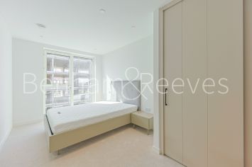 1  bedroom flat to rent in Viola House, Greenleaf Walk, UB1-image 17