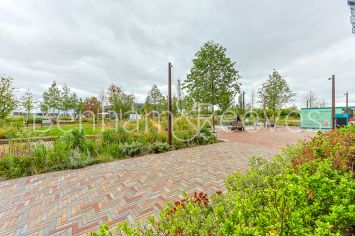 2  bedrooms flat to rent in Greenleaf Walk, Southall, UB1-image 6