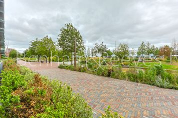 2  bedrooms flat to rent in Greenleaf Walk, Southall, UB1-image 12