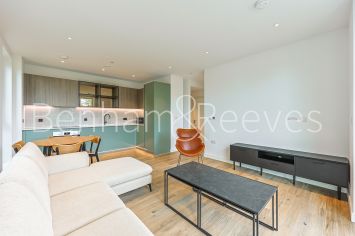 2  bedrooms flat to rent in Greenleaf Walk, Southall, UB1-image 14