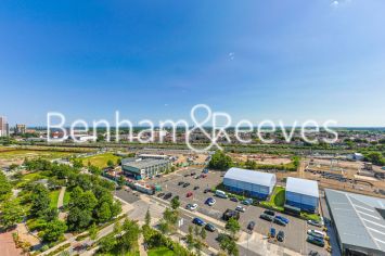 3  bedrooms flat to rent in Greenleaf Walk, Southall, UB1-image 20