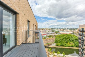 1  bedroom flat to rent in Farine Avenue, Hayes, UB3-image 6