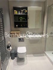 Studio flat to rent in Arber House, Greenleaf Walk, UB1-image 4