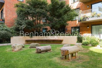 Studio flat to rent in Arber House, Greenleaf Walk, UB1-image 10