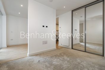 Studio flat to rent in Arber House, Greenleaf Walk, UB1-image 13