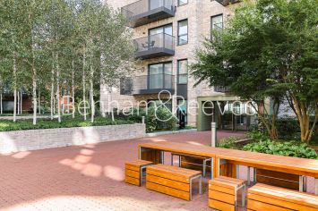 Studio flat to rent in Arber House, Greenleaf Walk, UB1-image 14