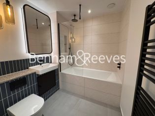 1  bedroom flat to rent in Viola House, Greenleaf Walk, UB1-image 4