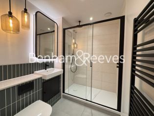 2  bedrooms flat to rent in Viola House, Greenleaf Walk, UB1-image 9
