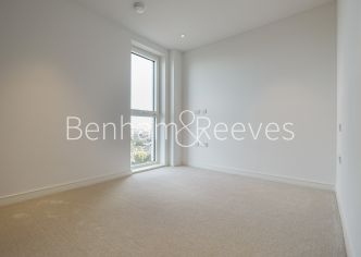 1  bedroom flat to rent in Viola House, Greenleaf Walk, UB1-image 3