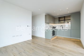 1  bedroom flat to rent in Viola House, Greenleaf Walk, UB1-image 8