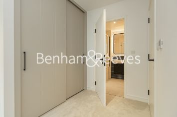 2  bedrooms flat to rent in Greenleaf Walk, Southall, UB1-image 16
