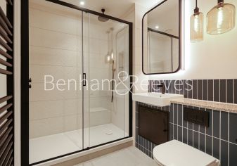 2  bedrooms flat to rent in Viola House, Greenleaf Walk, UB1-image 5