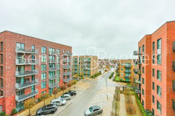 2  bedrooms flat to rent in Cedrus Avenue, Southall, UB1-image 6