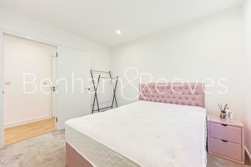 2  bedrooms flat to rent in Cedrus Avenue, Southall, UB1-image 13
