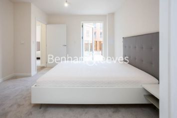 3 bedrooms flat to rent in Lensview Close, Harrow, HA1-image 13
