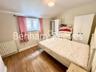 2  bedrooms flat to rent in Eton Avenue, Wembley, HA0-image 3