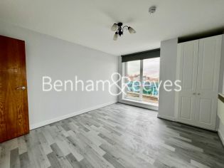 2  bedrooms flat to rent in Lyon Road, Harrow, HA1-image 1