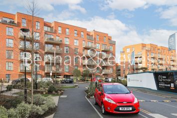 1  bedroom flat to rent in Donovan Way, Harrow, HA1-image 1
