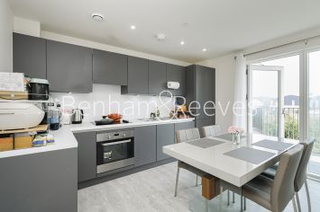 2  bedrooms flat to rent in Meadowview Close, Harrow, HA1-image 2