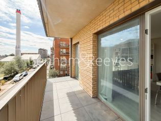 2  bedrooms flat to rent in Meadowview Close, Harrow, HA1-image 5
