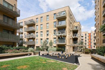 2  bedrooms flat to rent in Meadowview Close, Harrow, HA1-image 18