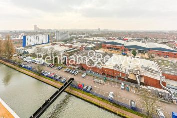 image 2  bedrooms flat to rent in Quay Walk, Grand Union, HA0-image 16