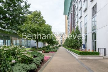 image 3  bedrooms flat to rent in Berkeley Tower, Westferry Circus, E14-image 10