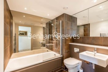 2  bedrooms flat to rent in Landmark West Tower, Marsh Wall, E14-image 7