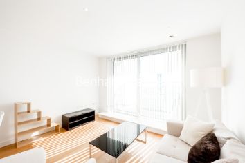 1 bedroom flat to rent in Pan Peninsula Square, Canary Wharf, E14-image 1